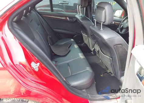 2009 Mercedes-Benz C 300 Luxury 4Matic/Sport 4Matic z USA, uszkodzony, nr VIN WDDGF81X59F255654